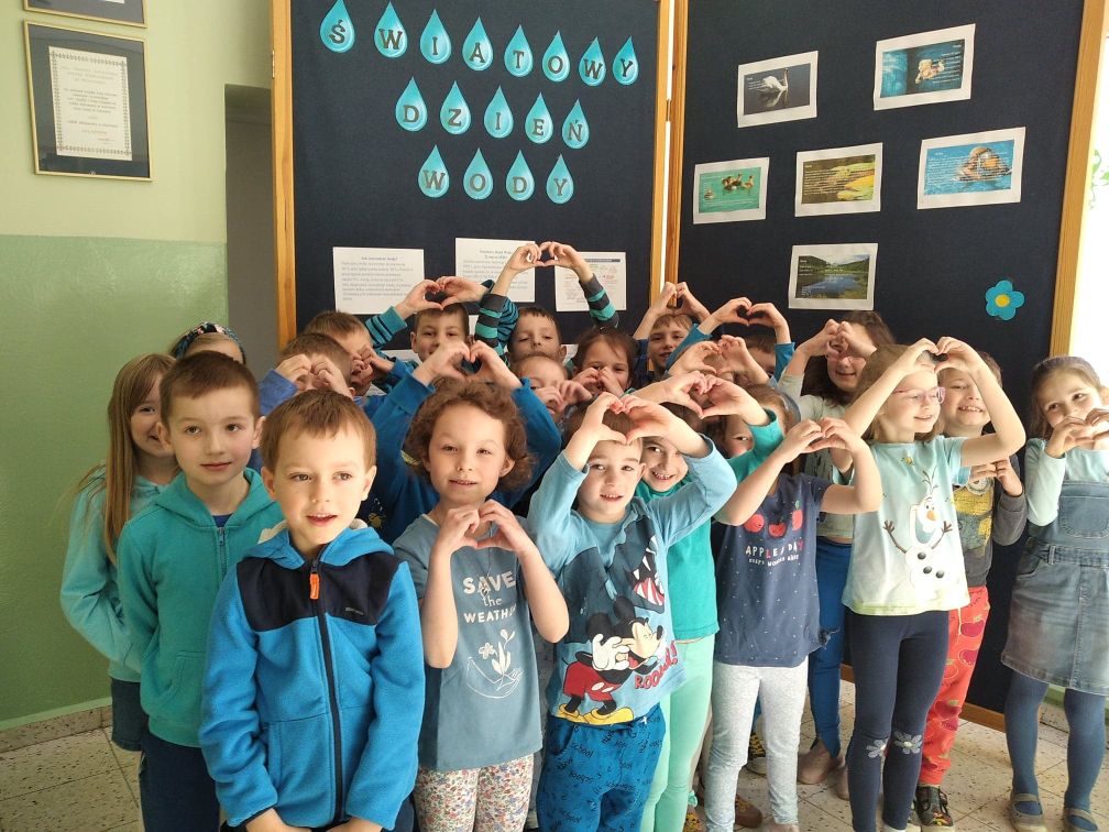 „Kochamy naszą planetę” –Światowy Dzień Wody w Szkole Podstawowej w Pisarzowej - zdjęcie główne