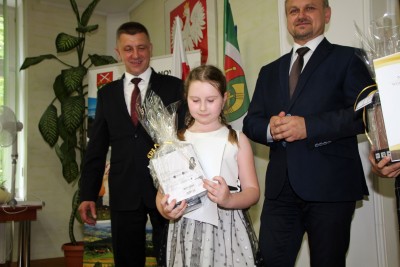 Nagrody dla uczniów, podziękowania dla nauczycieli na uroczystym  podsumowaniu roku szkolnego - Galeria zdjęć - IMG_0458 (Kopiowanie).JPG