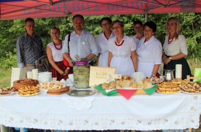 Spotkanie turystów na Sałaszu -  Odkryj Beskid Wyspowy 2019 - Galeria zdjęć - IMG_2001 (Kopiowanie).JPG