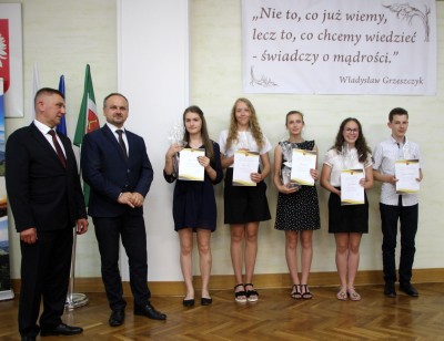 Nagrody dla uczniów, podziękowania dla nauczycieli na uroczystym  podsumowaniu roku szkolnego - Galeria zdjęć - IMG_0432 (Kopiowanie).JPG