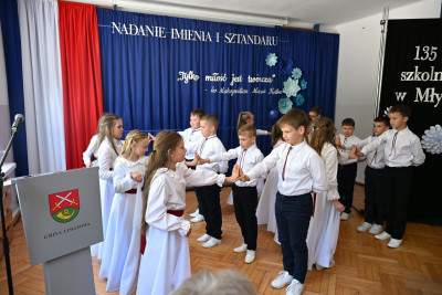 Uroczystość nadania imienia oraz sztandaru Szkole Podstawowej w Młynnem - Galeria zdjęć - DSC_2280 (Kopiowanie).jpg