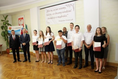 Nagrody dla uczniów, podziękowania dla nauczycieli na uroczystym  podsumowaniu roku szkolnego - Galeria zdjęć - sport.JPG