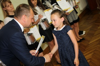 Nagrody dla uczniów, podziękowania dla nauczycieli na uroczystym  podsumowaniu roku szkolnego - Galeria zdjęć - IMG_0482 (Kopiowanie).JPG