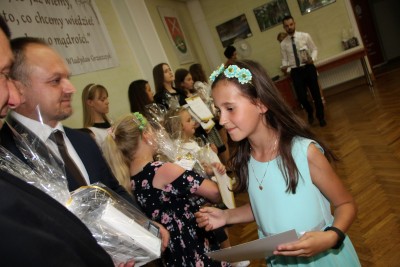 Nagrody dla uczniów, podziękowania dla nauczycieli na uroczystym  podsumowaniu roku szkolnego - Galeria zdjęć - IMG_0493 (Kopiowanie).JPG