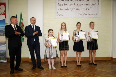 Nagrody dla uczniów, podziękowania dla nauczycieli na uroczystym  podsumowaniu roku szkolnego - Galeria zdjęć - IMG_0466 (Kopiowanie).JPG