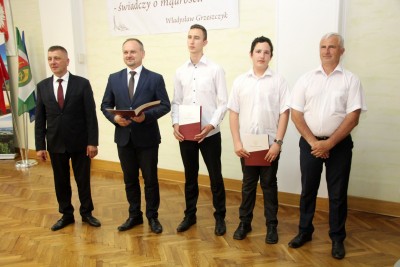 Nagrody dla uczniów, podziękowania dla nauczycieli na uroczystym  podsumowaniu roku szkolnego - Galeria zdjęć - IMG_0320 (Kopiowanie).JPG